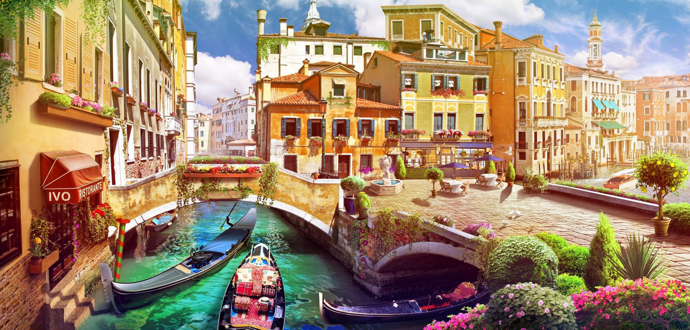 Венеция, лодки, вода, город, здания, окна, ставни, улица, цветы, зеленые, красные, желтые, розовые, растения